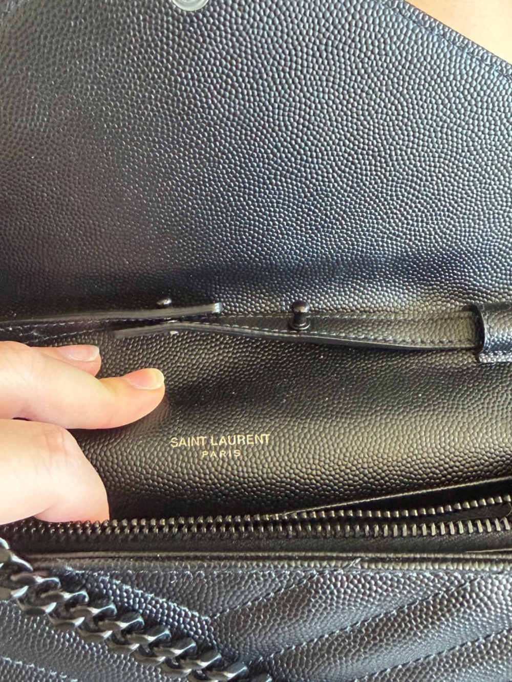 YSL Designer Wallet on Chain - Picture 4 of 5